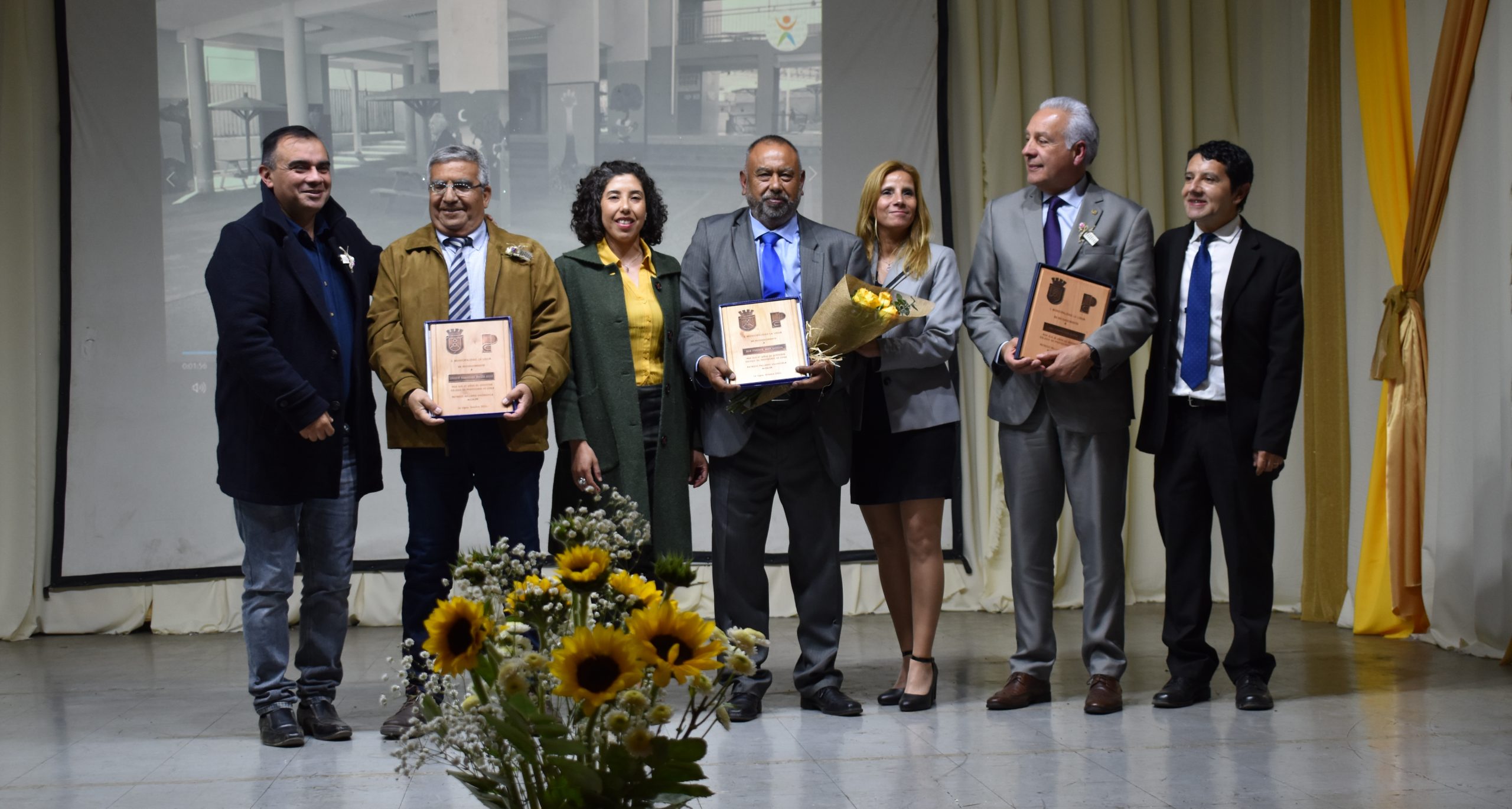 Con emotiva ceremonia se celebró el Día del Profesor en La Ligua